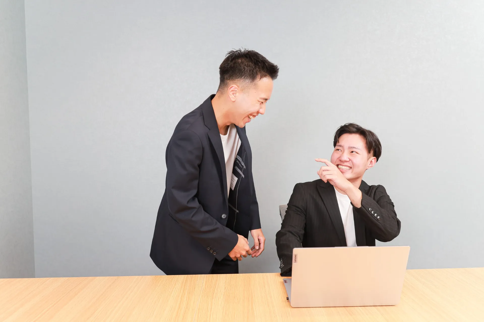 株式会社TMRホールディングス